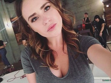 Nicolle Radzivil hot selfie on set fi